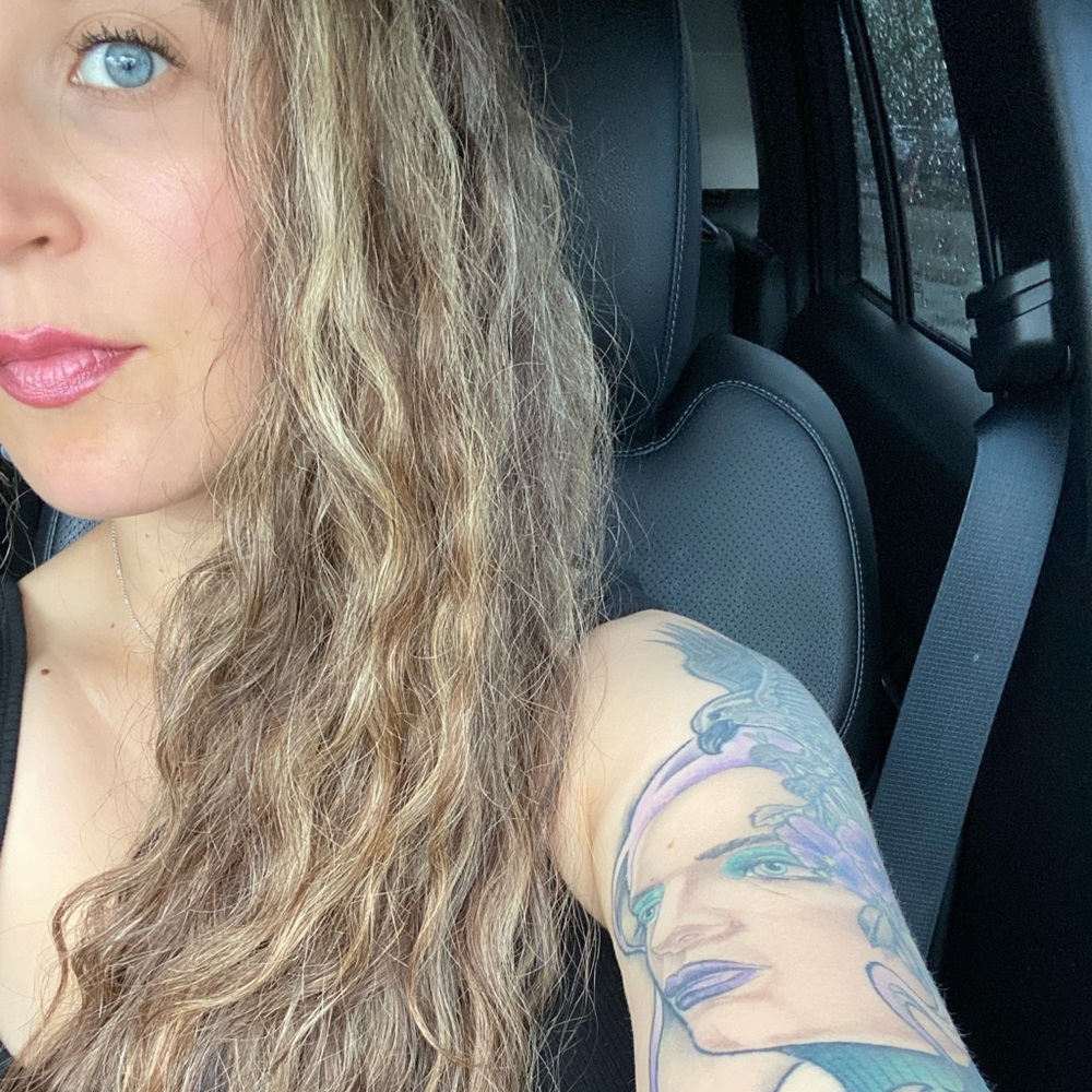 Meet your Posher, Claire